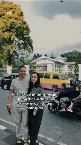 bahkan disaat temanmu menjauh darimu. percayalah aku akan ada disampingmu untuk terus memelukmu. 