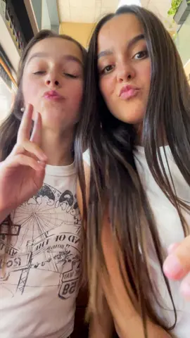 Con mi danielyyy 💞 @𝒟𝓪𝓃𝓲ℯ𝓵𝒶🪩  Cuenta supervisada por mi padre! #amigas💞 #influencer #crecerentiktok #lossueñossecumplen #videoviral 