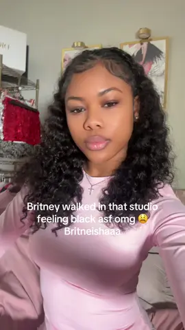 I just know she had some cornrows on in that studio #blackqueen AND the name of the album being blackout she def knew what she was doing lmao 