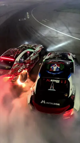 Final battles look crazy on track… but INSANE from above. 🛸 @jcastroracing #HiroyaMinowa #FormulaDRIFT