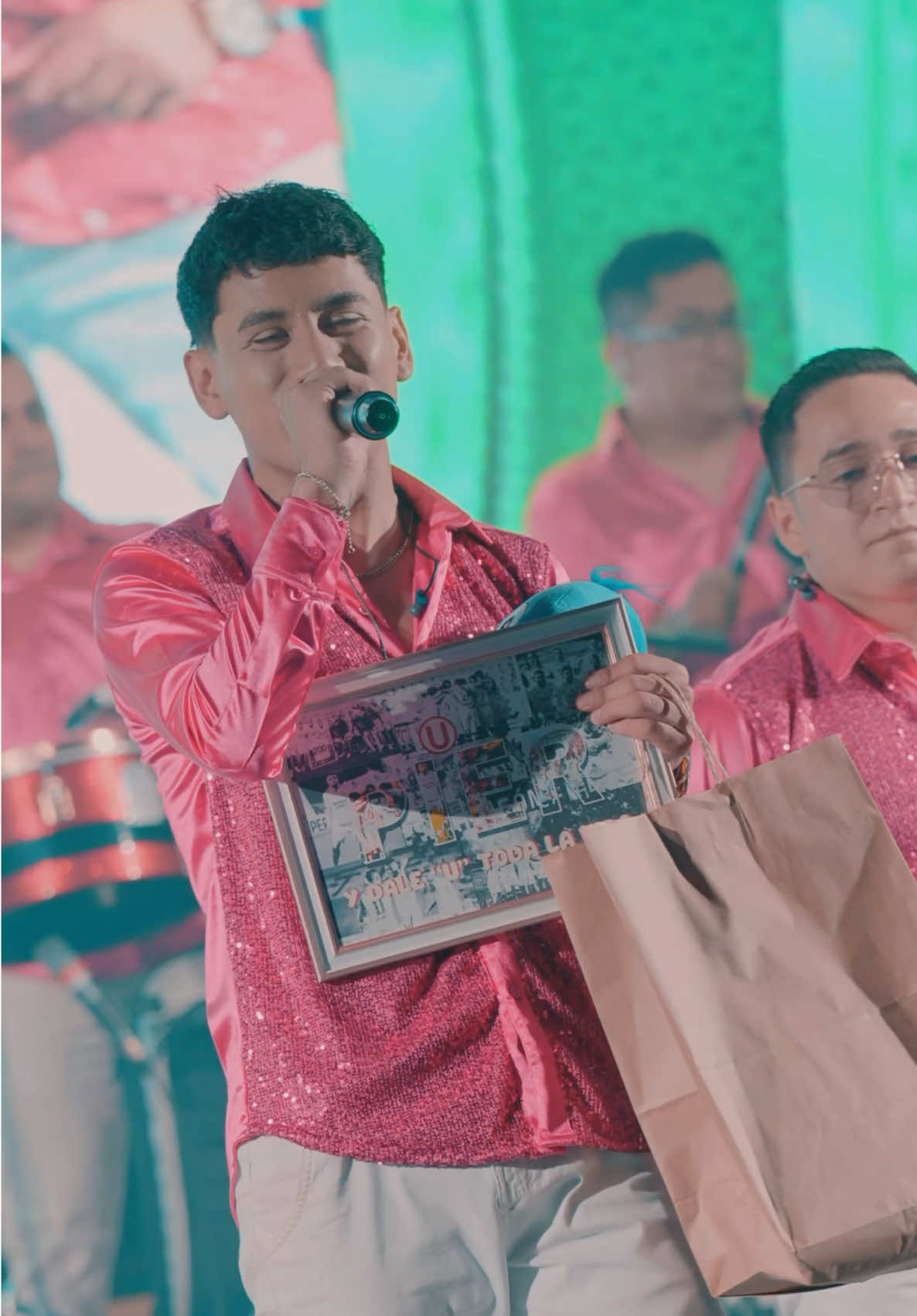 ✨ Una noche llena de música, baile y alegría vivimos en San Pedro de Lloc, en el Campo Ferial de Mansiche 🎶💃🕺. Gracias por acompañarnos y ser parte de esta fiesta inolvidable que sigue preparando el camino hacia el gran 54 Aniversario en Lima 🙌. 🔊 El sonido original que recorre el Perú y el mundo #Caribeños #SuenaCaribeños #SanPedroDeLloc