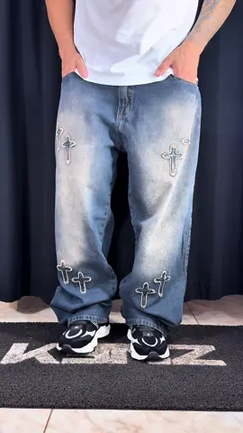 Lançamento de calça 🙌🏻 - 🔥Calça Jeans Baggy Dark Dirty Cruz🔥 - 📱(44)99172-0947 - Compre pelo site ⬇️ www.kenzooutlet.com.br - Parcelamos em até 12x nos cartões Enviamos para todo Brasil 🇧🇷🚀 Compre pelo site ou em nosso WhatsApp clicando no LINK DA BIO - #modastreetwear #calcabaggy #baggypants #outfitideas #calças 