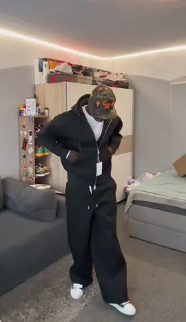 #tracksuit #fypage #viral #fashiontiktok #inspo 