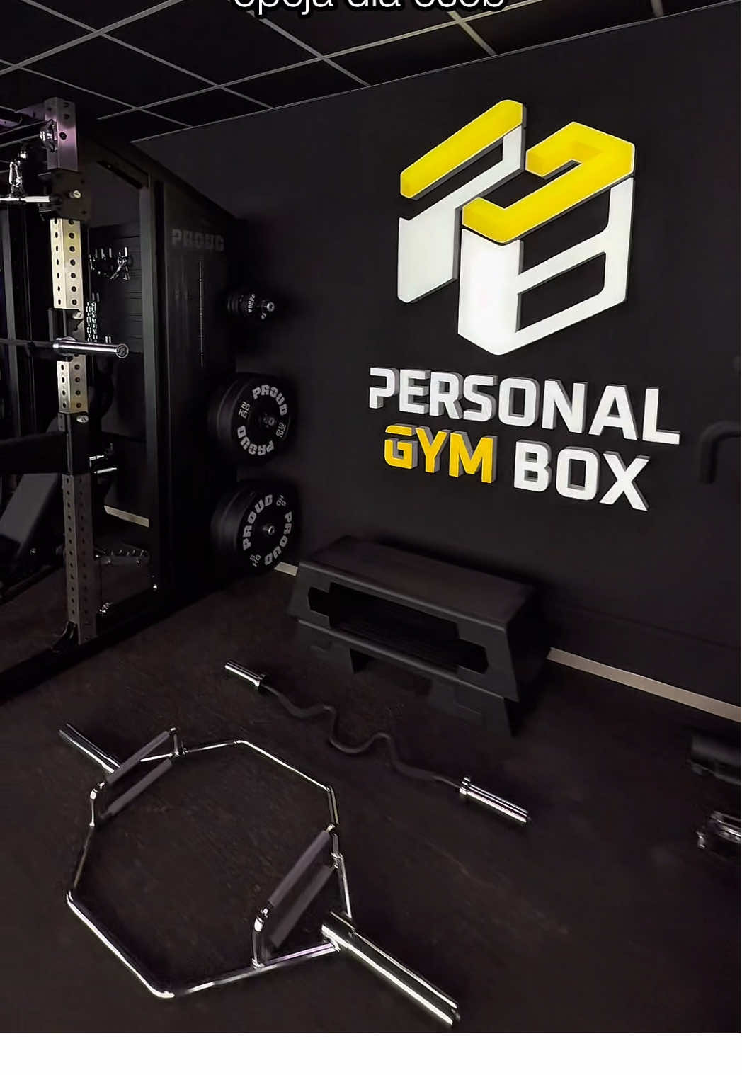 Pierwsza bezobsługowa siłownia w Krakowie – Personal Gym Box 💪🔥 📍 Rondo Matecznego w Krakowie – rezerwujesz godziny i wbijasz, nawet z ekipą do 10 osób 🙌 🖤 Prywatność, własna muzyka, pełne wyposażenie, parking i mega klimat Kto wpada na trening? 🏋️‍♂️ @Personal Gym Box  #PersonalGymBox #krakow #GymTok #gym #workout   