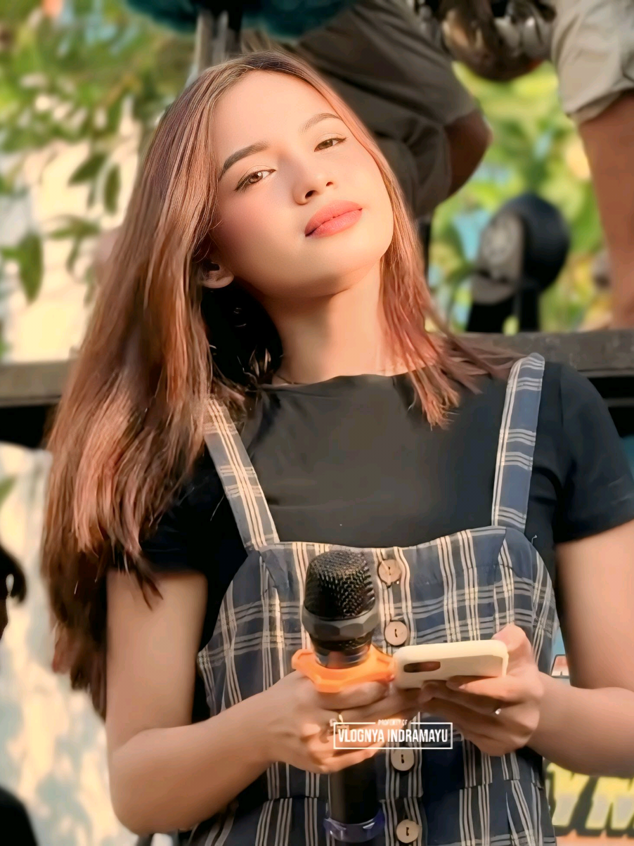 Bli Maning Maning voc . erika putra Sangkala #singadangdut #putrasangkal #blimaningmaning #tarling_indramayu_cirebon #vlognyaindramayu 