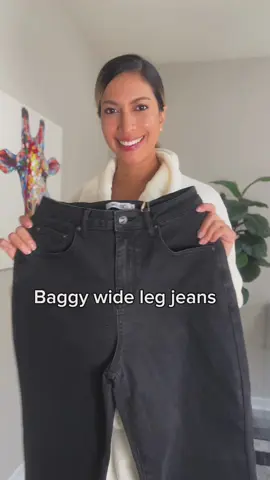 Baggy wide leg jeans , la prenda que no puede faltar en tu clóset .  #widelegjeans #baggyjeans #outfitinspo 
