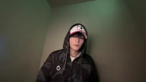 seneng bgtt lgi istirahat baru pulang kerja ehh azayyy upload hehe 🥹♡ #ZAYYAN #자얀 #XODIAC #소디엑 #fyp 