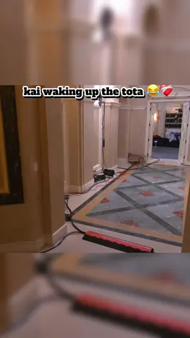 kai waking up the tota 😂❤️‍🩹 #streameruniversty #fyp #tota #kaicenat 