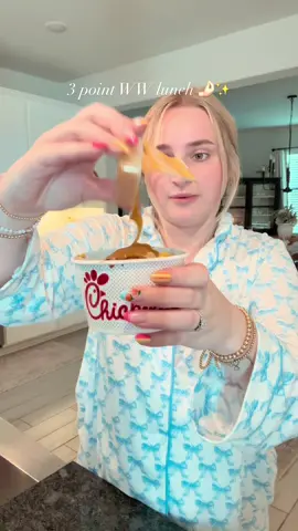 3 point WW lunch ✨🤌🏻🤍 12 nuggets 0p Mustard 0p Honey mustard 3p Pickles 0p Mix all together and it’s legit so 🤌🏻🤌🏻🤌🏻 so yum!!!!!  #ww #wwlunch #wwfooddiary #weightwatchers #weightlossafterbaby 