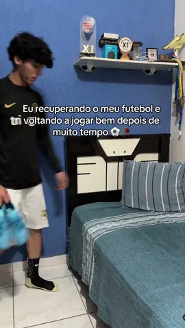 Ele fica só de zoio 🥲