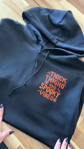 #tiktokshopcreatorpicks #halloweenthemed #altstyle #spookyseason #thickthighs 