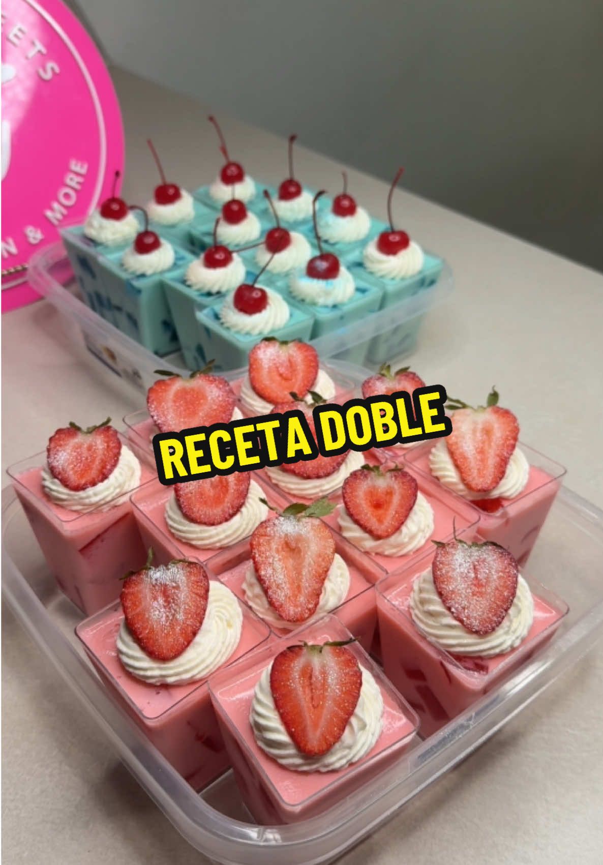 Team Barbie Gelatina o Gelatina Pitufina? 🩷🍓🩵🍒 @D'Gari® #gelatina #recetasfaciles #postres #mesadepostres #emprendimiento 