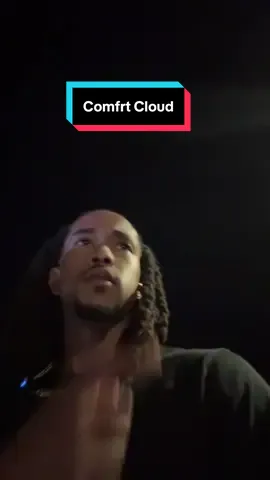 The whole set really feels like a Cloud, that’s how I got her #tiktokshopcreatorpicks #tiktokshopfalldealsforyou #tiktokshopblackfriday #comfrt #comfrtclothing #hoodie #sweatpants 