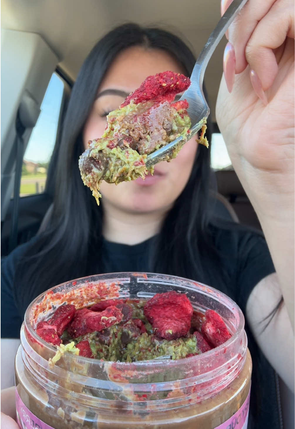 Ya lo han probado? Si no, que esperan??!! 🍓🍫🥜#tiktokshop #strawberrydubaichocolate #nerdynuts #mukbang #fyp 