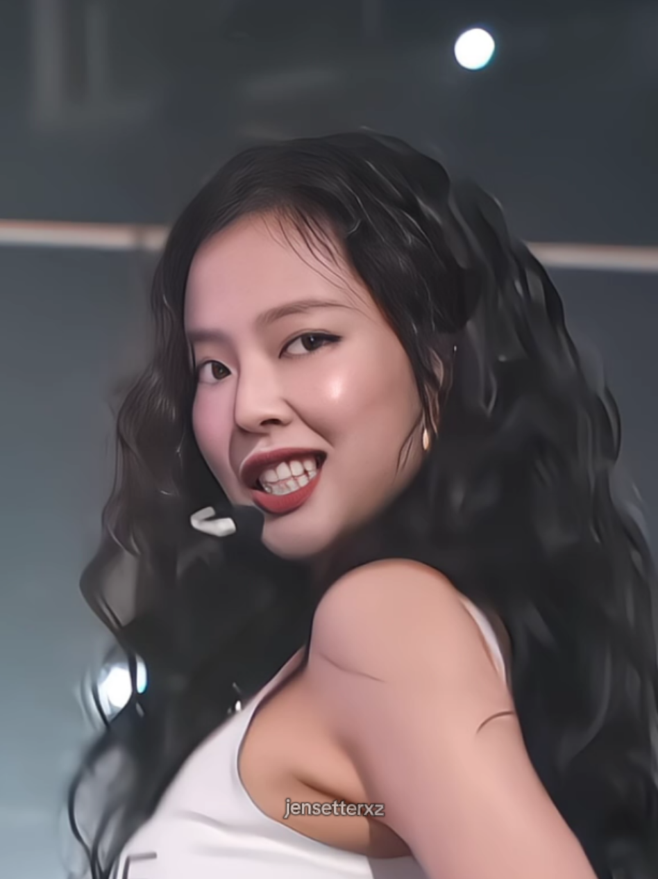 jennie edit  3 tane yaptım ve baya ugrastim da hepsı rezalet biraz daha iyileştirebilirsem atıcamm #blackpink #kimjennie #viral #edit #blackpink 
