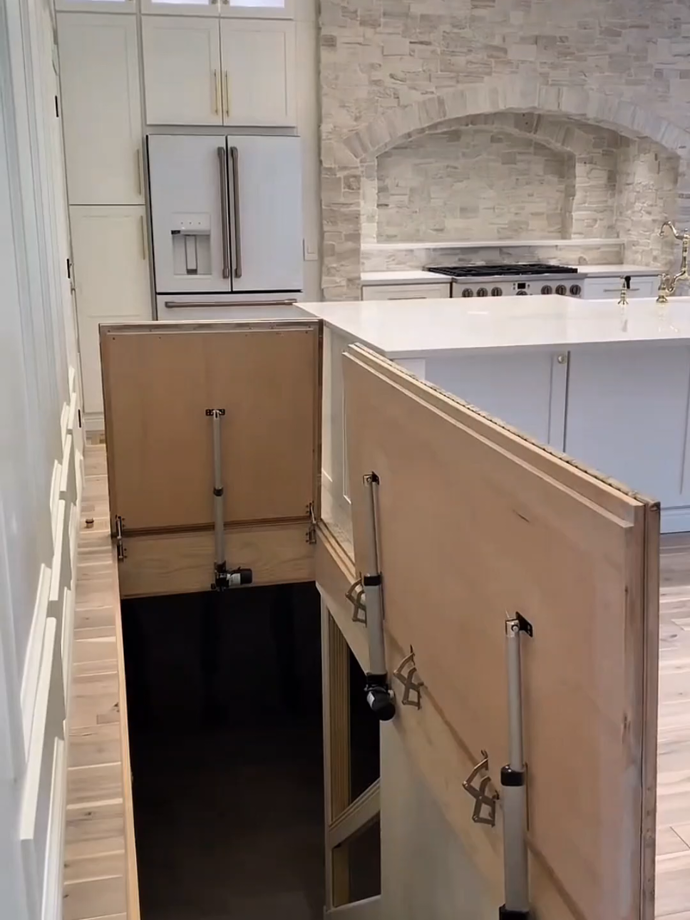 Get ready to be inspired! ✨ In this video, we're taking you on a tour of the most beautiful and modern kitchens with stunning, contemporary designs. From sleek cabinets to unique layouts, you'll see how to make your kitchen truly stand out. ​#KitchenDesign ​#ModernKitchen ​#HomeDecor #fyp #viral 