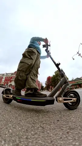 Navee e-scooter! Wow this scooter is fast and gets me up hills so easy! Follow us as we will have more e-scooters in the shop soon!  #navee #escooter #st3pro #ebike #scooter 