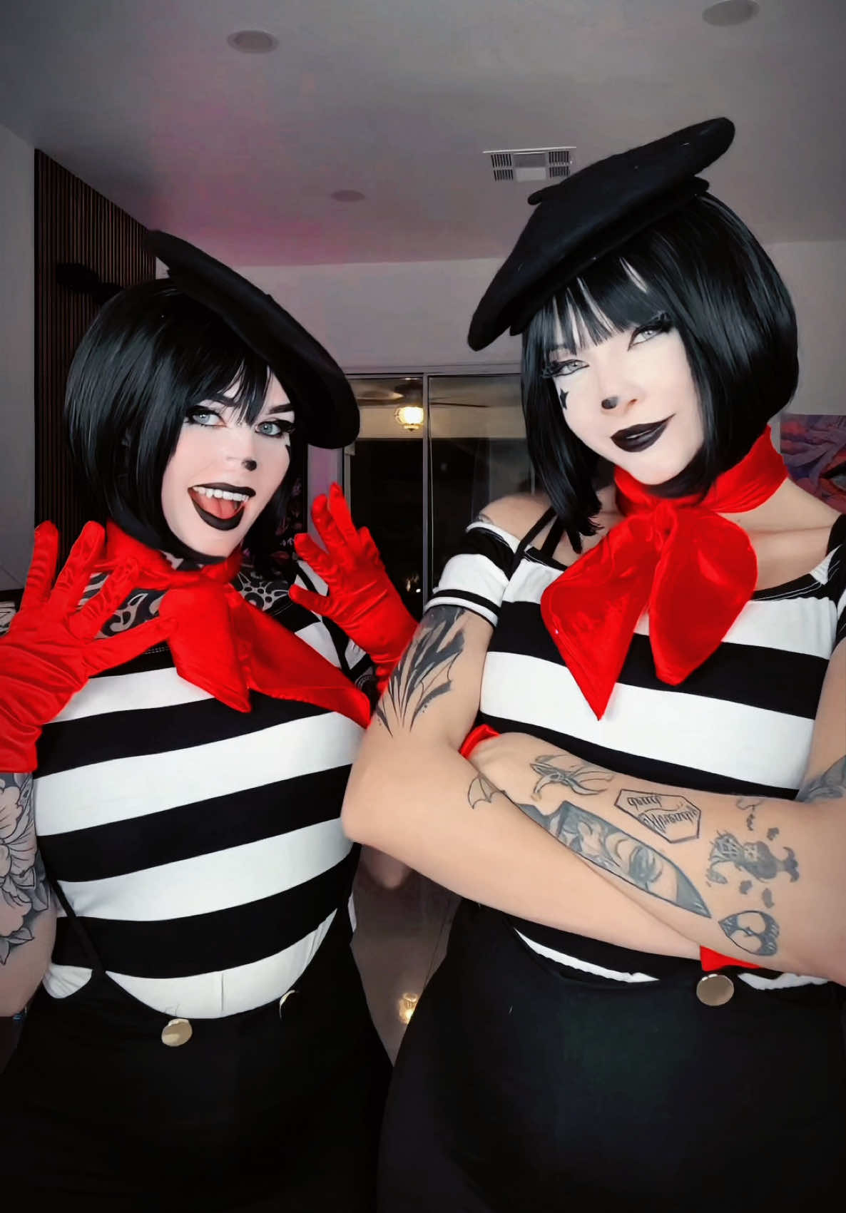 Package deal 👻 with @Lavender Daydream #mimecosplay #mimeanddash #bonbonandchuchu #goth #gothgirls 