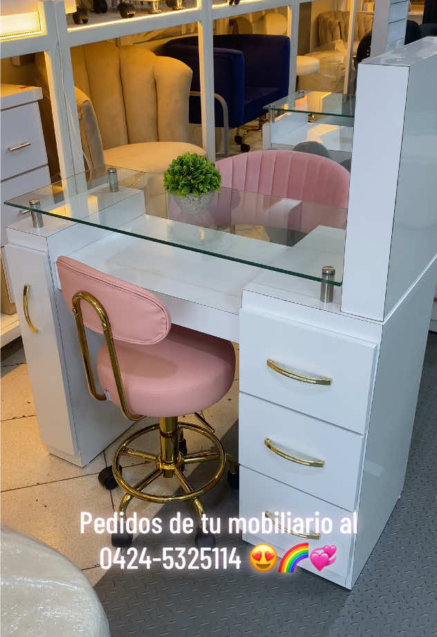 Hermosos sets de manicure a elegir según tu gusto! #mueblesdemanicura #manicure #nailart 