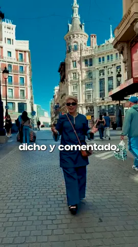 Volver a España después de 16 años mueve fibras muy profundas en mí ✨. Este país fue el primero que me abrió los brazos cuando salí de mi tierra… aquí fue donde compré mis primeras cartas españolas, esas que me han acompañado en cada camino, en cada consulta y en cada abrazo de alma que he compartido 💌. Hoy regreso con gratitud infinita, con la certeza de que los ciclos se cierran y se abren con amor. Gracias España, por recibirme una vez más 🤍. #bislamedium 