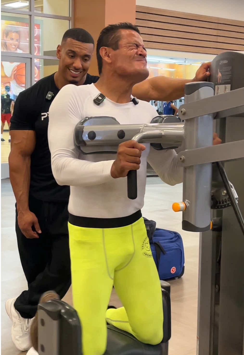 EL CAMPEON AND LARRY HIT ABS TOGETHER🔥  FULL VID LINK IN BIO🏆 MERCH LINK IN BIO🔥 #elcampeon #larrywheels #championsonly 