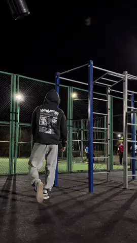 Reaction 🤯🎧#workout #calisthenics #strength #streetworkout #kazakhstan 