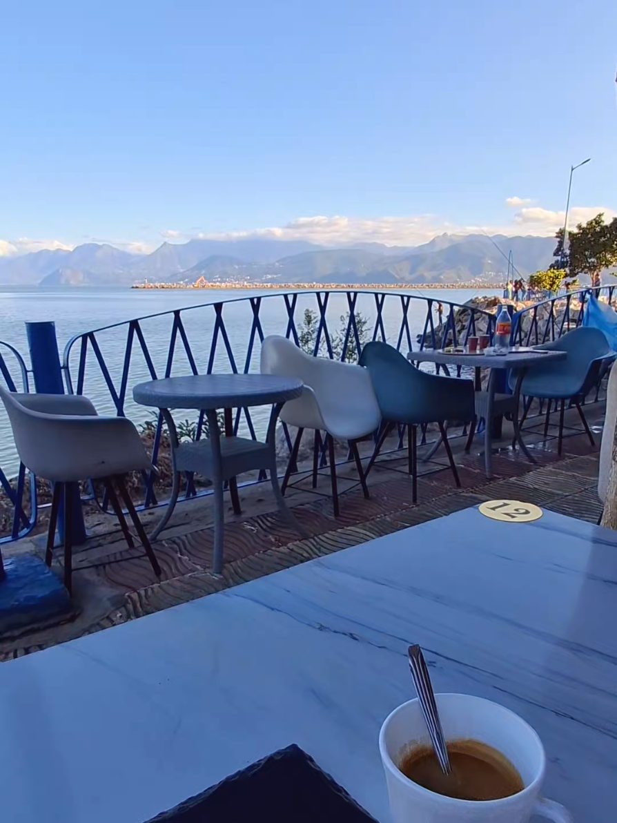 ☕️😌 #fyp #algeria #bejaia #metime 