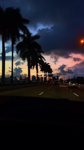 love you miami 🩵 #miami #miamisunset #miamilife #sunsetdrive #miamilifestyle 
