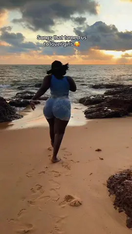 Those days when love meant something🥹🥰🤗#tiktok #foryou #beach 