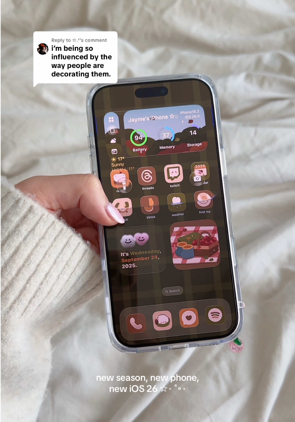 Replying to @☆.ᐟ you can’t just not personalize your phone 😗✿ #iphone17promax #ios26 #iphonetricks #homescreen #apple 