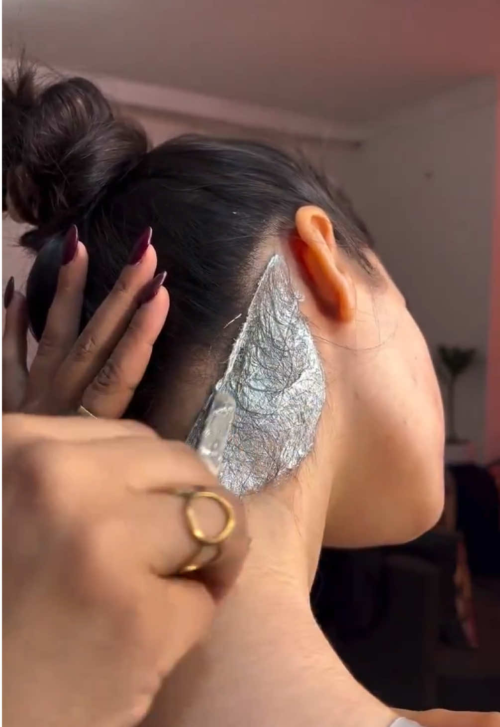 Ouch? 🫠 #wax #hair #oddlysatisfying #shoutoutot (h/t tiailer/X)