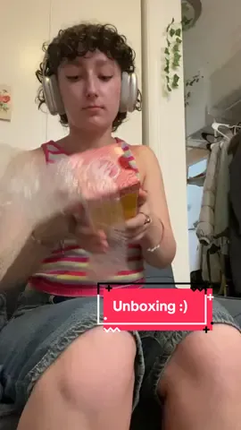 Unboxing viral Nin Jiom honey :) #ninjiompeipakoa #fyp #annekashepherd #musicaltheatre #review 