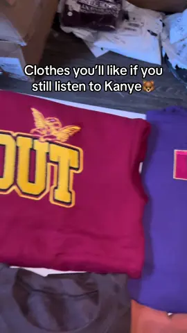 Everything he said 2 years ago every time doesn’t seem as crazy (except for February) #kanye #kanyewest #ye #graduation 