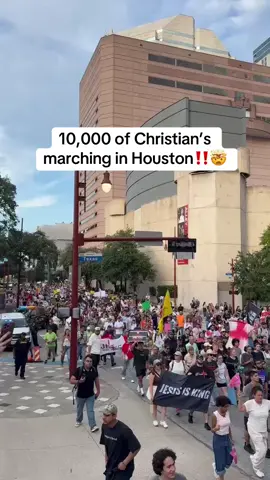 10,000 people gathered for Jesus!🤯 revival is breaking out in our nation!! #revival #unitedrevival #JesusMarch 