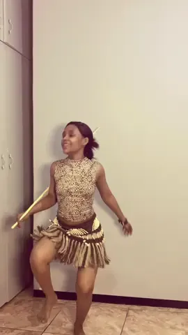 Ga ke tsena ke ntsha tlhogo nna ngwanyana wa Morolong❤️ #heritage #culturespears🇧🇼 
