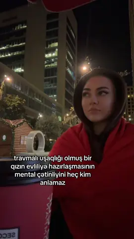 Bir az da sad post gəlsin. Nişanlımı dünyalar qədər sevirəm bunun mövzu ilə əlaqəsi yoxdur. Amma insan gördüklərini, gözünün önündə olanları çətinliklə unudur. Keçmişə bağlı yaşamamalı və öz həyatımızı qurmalıyıq. Amma bu yolda beynimizin, düşüncələrimizin və hisslərimizim mübarizəsi çox çətindi.