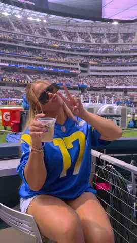 2 min or 2 more drinks 🥃🥃🙂‍↔️ #2min #peacesign #fy @Chad 