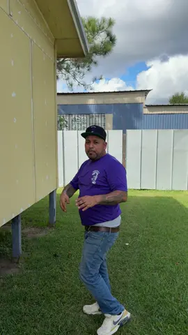 Explicándole el trabajo a Jhony #laescuelitasd #foryou #viral #fuerzaMD 