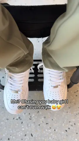 Now stop playin and come sit on this lap 😘 #wheelchairpapi #spinalcordinjury #fyp #foryoupage 