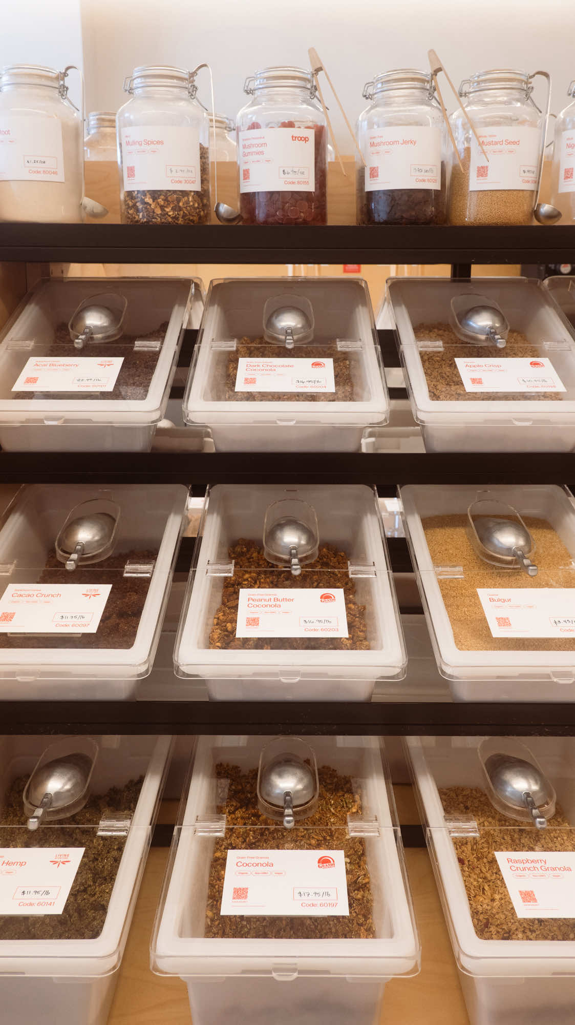 Ever felt misled by deceptive packaging? Tell us what got you ↓  Aside from the sheer waste, conventional packaging can also come riddled with misleading claims and designs.  Refilling at re_ means you avoid exaggerated elements, with full transparency and the ability to buy exactly what you’re looking for 🫘 #grocerytips #groceryshoppingtips #shoppingtips #shoppinghack #shoppinghacks   