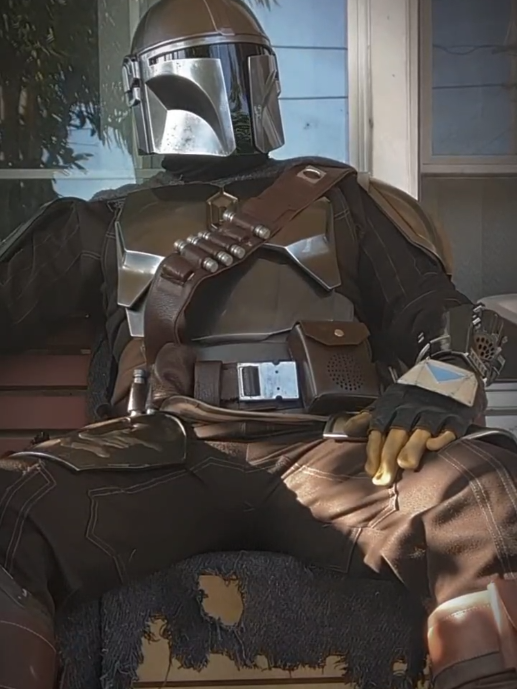 My new Instagram is NyloRen18. Feel free to follow and say hi. 🧡 #themandalorian #mandalorian #cosplay #starwars #dindjarin 