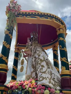 Nuestra Señora de las Mercedes avanza en su recorrido por algunas de las calles de su amado León #vivalavirgen #añojubilar2025  #vivanuestraseñoradelamerced #leonnicaragua💙🇳🇮 #fiestapatronal  🦁🦁🦁🦁🦁🦁🦁🦁🦁🦁🦁🦁