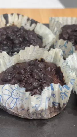 #creatorsearchinsights #fyp #health #healthylifestyle #healthy✨ sweet potato cake                                                 Ingredients ( grilled sweetpotato - raw cacao-skimmed milk-egg-cinnamon or vanilla -honey or stevia sugar-baking powder-chocolate chips ).                                     Baked in 25 mins.                                      المكونات  ( بطاطا مشويه -كاكاو خام -لبن خالي الدسم -بيض-قرفة او فانيليا- عسل ابيض -او سكر ستيفيا-بيكنج باودر -  تشوكليت شيبس في الفرن لمده ٢٥ دقيقه✨ نفس طعم الكيك العادي و مافيش اي فرق  اقرب لطعم البراونيز