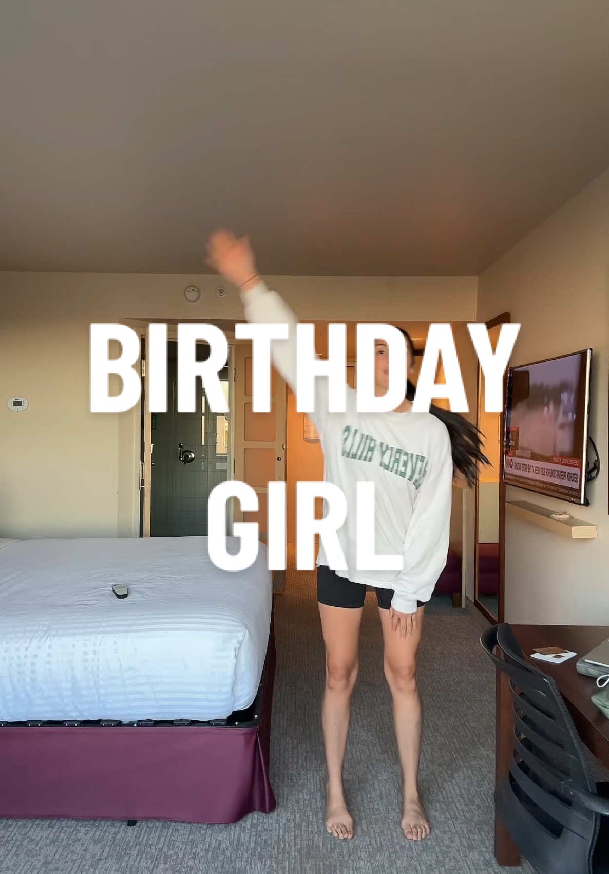 Honestly I hate my bday but this was perfect (minus throwing up in my mouth 3x during the last 100m of the 10k). #birthdaygirl #dailyvlog