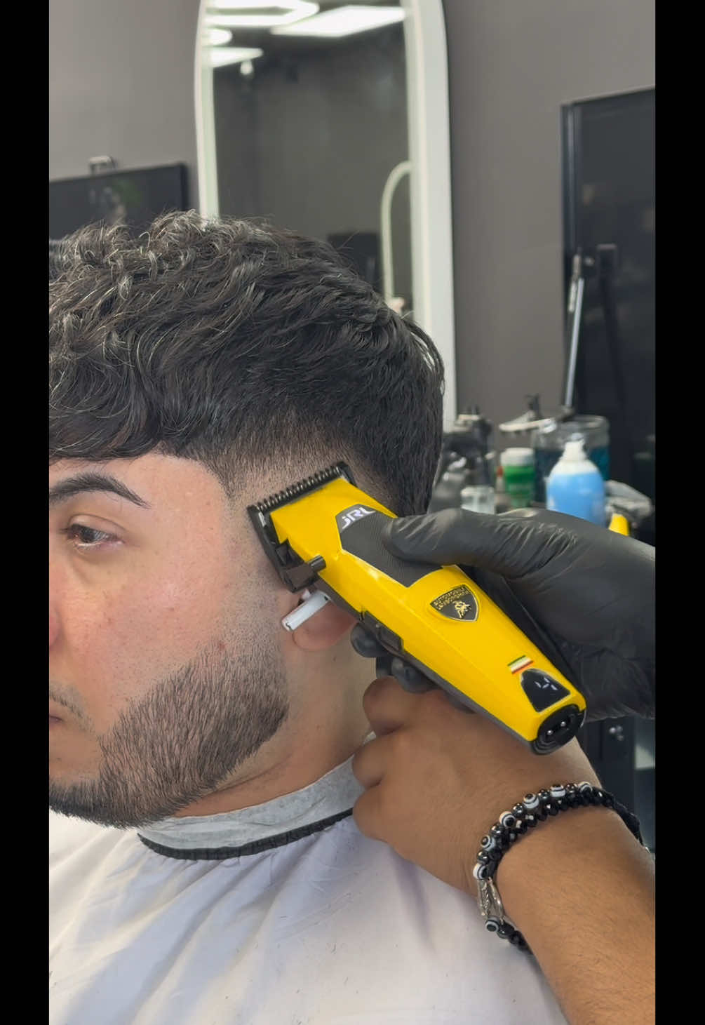 Por fin tengo en mis manos la JRL colaboración con Lamborghini🙏💈😮‍💨‼️🏎️ #chicagobarber #cortedepelo #viralvideo #mullet #barbers 