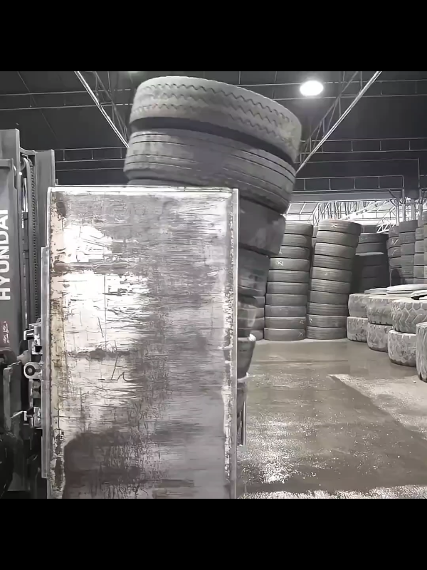 Proses mengubah ban tua menjadi ban muda di pabrik #process #fyp #education #viraltoday