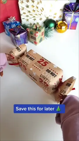 DIY Christmas Cracker. Is it too early for wrapping content 🤔 #giftwrapping #LearnOnTikTok 