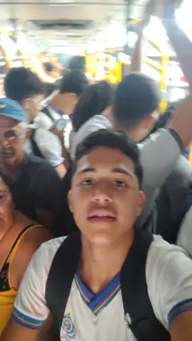 se virar 🤣🤣 #mulherdepreso🔓🕊👫💍  #onibus 