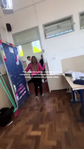 Assim sem avisar ??#escola #celulares #fyyyyyyyyyyyyyyyy #foryo #pods 