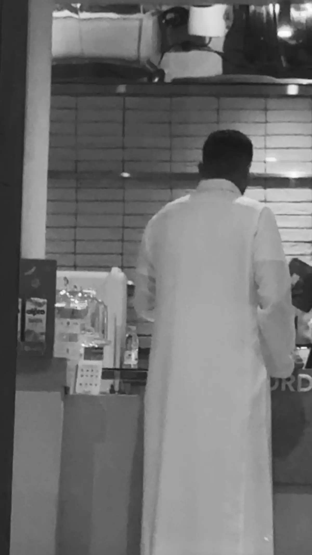 بعد فراق 4 شهور ونص بدون سبب تصادفنا ف الكوفي اللي أجيه ما غفت عيني من التفكير ذاك اليوم 